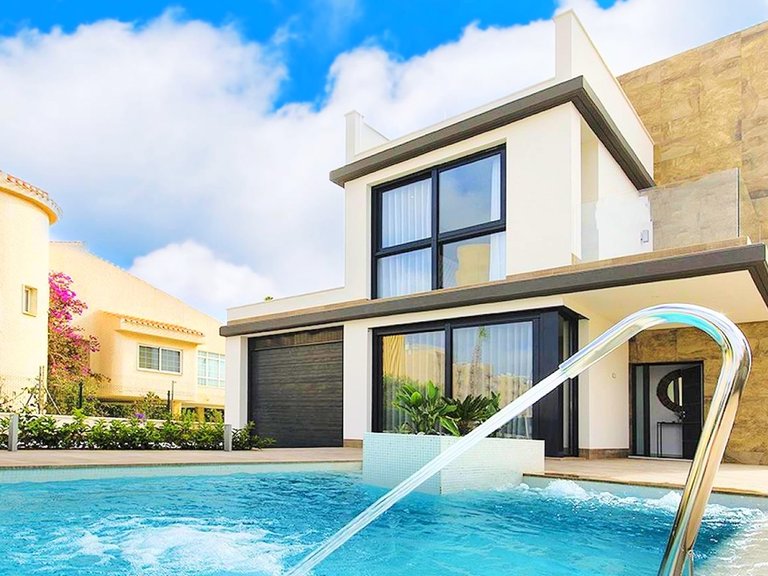 Villa for Sale in Dehesa De Campoamor, Alicante 2