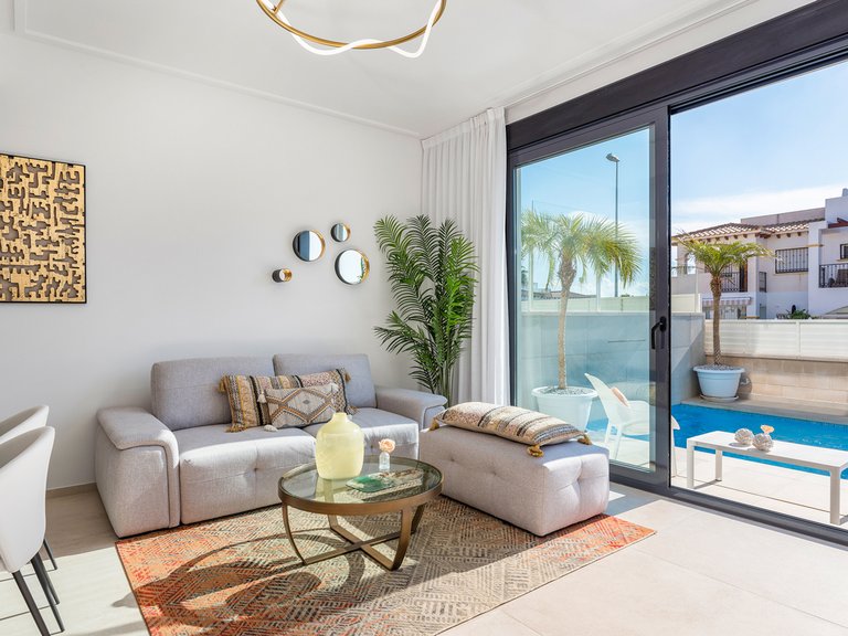 Villa for Sale in Cabo Roig, Alicante 4