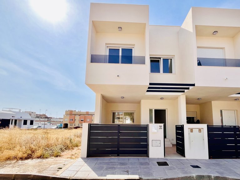 Town House for Sale in Pilar De La Horadada, Alicante 3