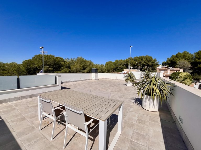 Villa for Sale in Pinar De Campoverde, Alicante 14