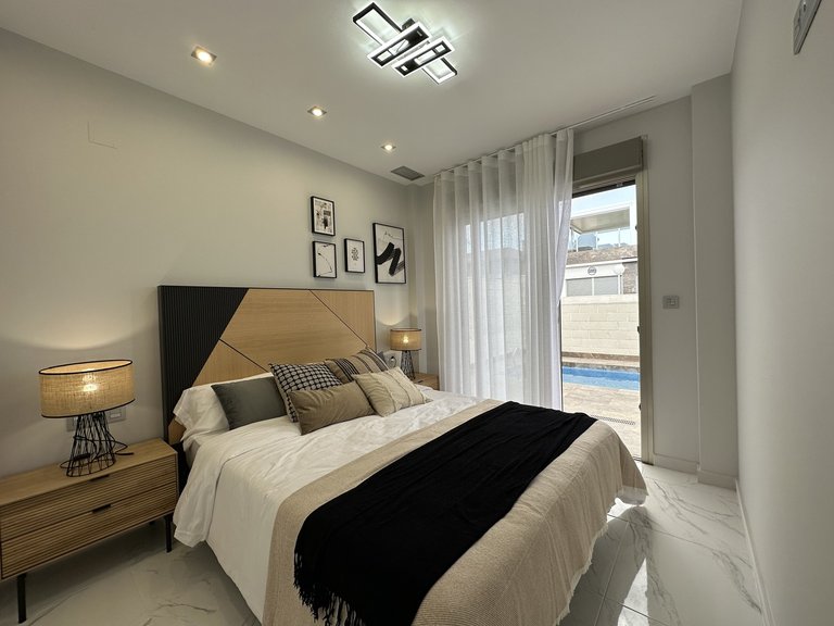 Villa for Sale in Villamartin, Alicante 14