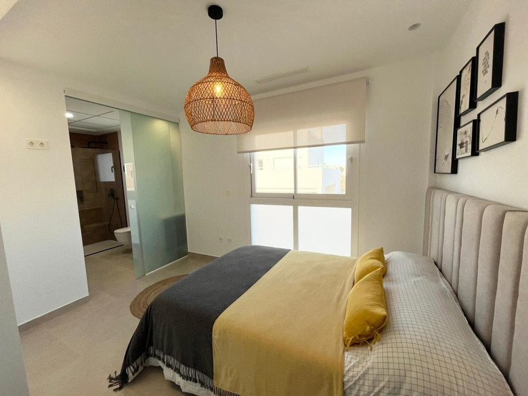 Villa for Sale in Pilar De La Horadada, Alicante 5