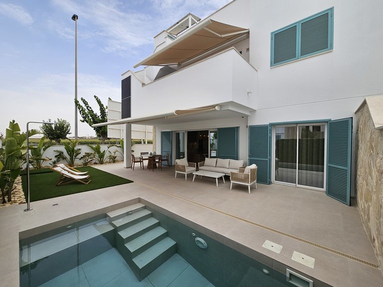 Apartment for Sale in Torre De La Horadada, Alicante 1