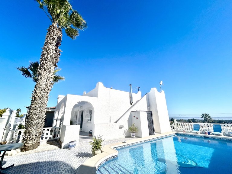 Villa for Sale in Las Filipinas, Alicante 3