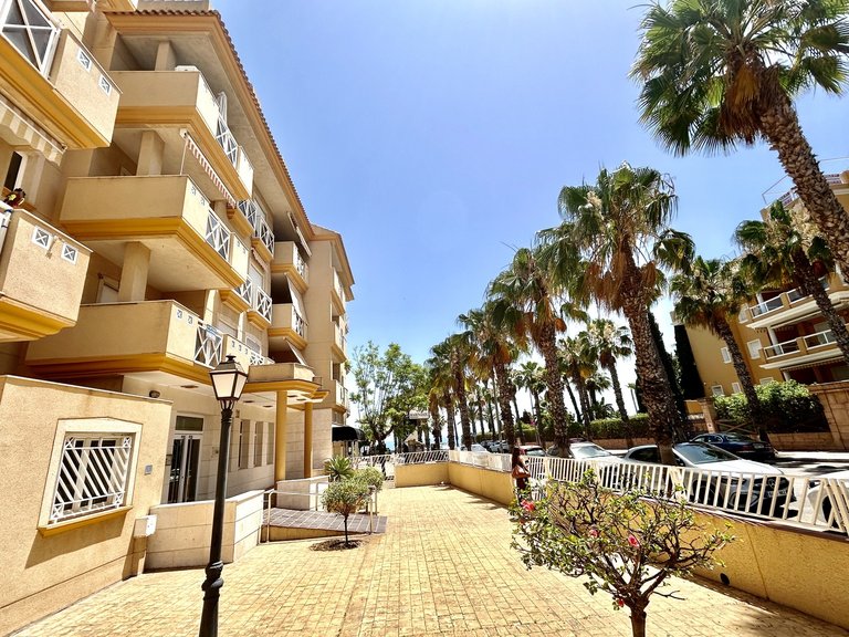 Apartment for Sale in Cabo Roig, Alicante 1
