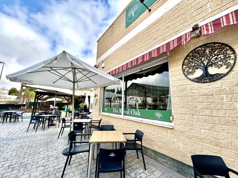 Commercial for Sale in Villamartin, Alicante 36