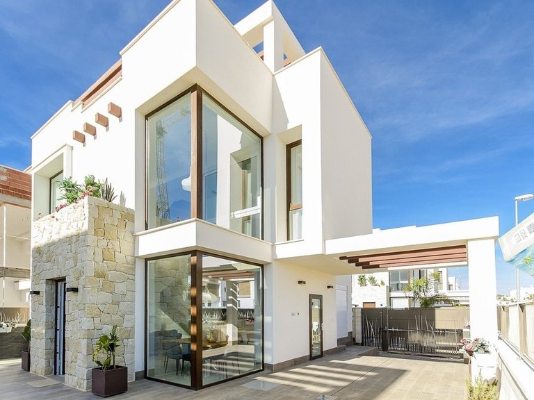 Villa for Sale in Los Montesinos, Alicante 1
