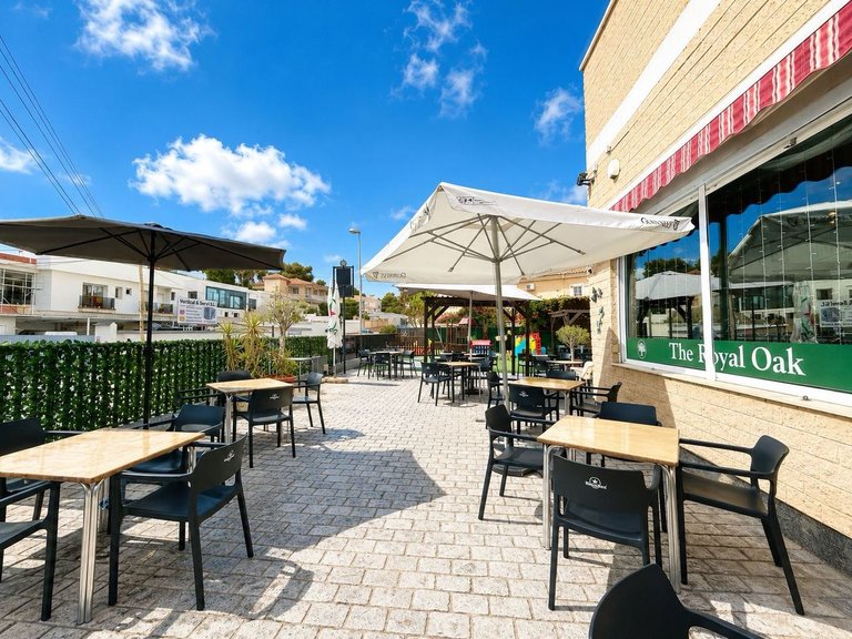 Commercial for Sale in Villamartin, Alicante 4