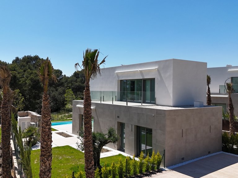 Villa for Sale in Las Colinas Golf Resort, Alicante 10