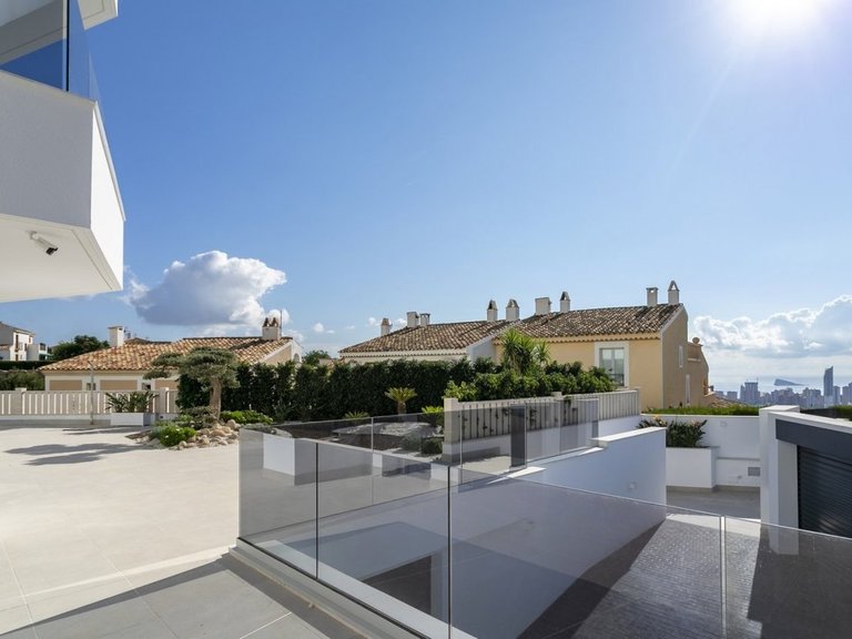 Villa for Sale in Finestrat, Alicante 3
