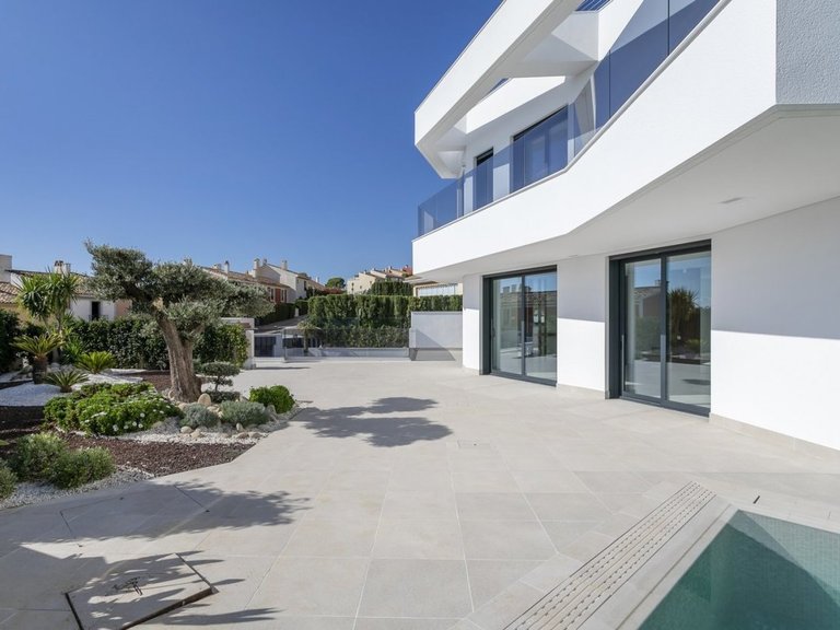 Villa for Sale in Finestrat, Alicante 28