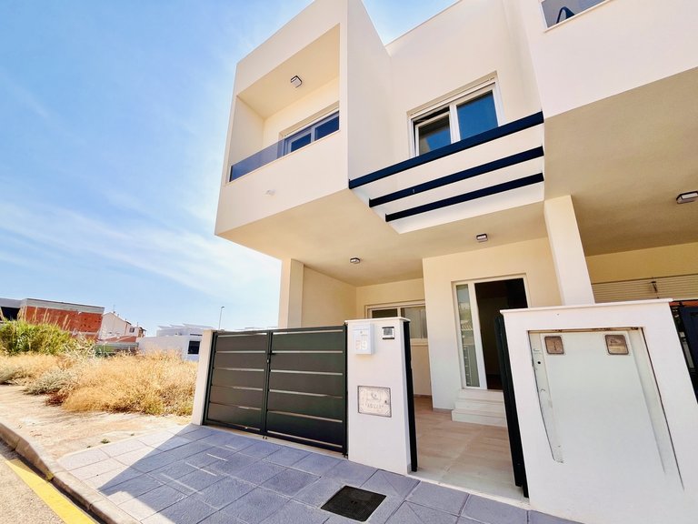 Town House for Sale in Pilar De La Horadada, Alicante 1