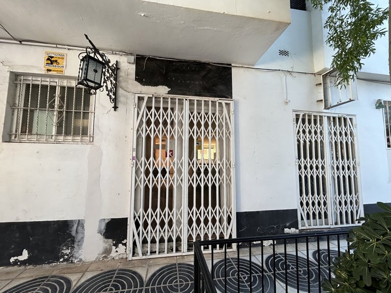 Commercial for Sale in Villamartin, Alicante 4