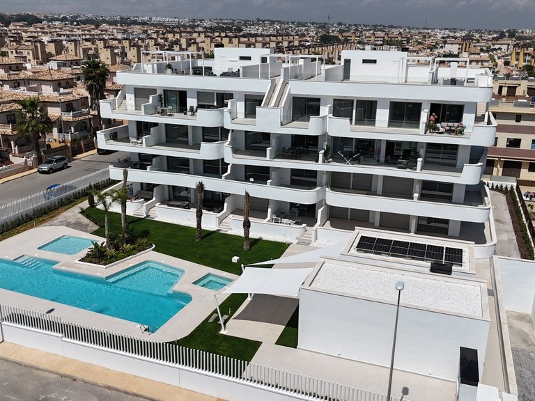 Apartment for Sale in Cabo Roig, Alicante 1