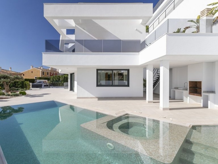 Villa for Sale in Finestrat, Alicante 1