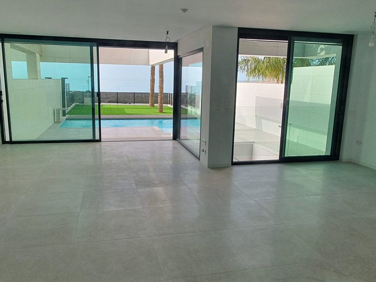 Villa for Sale in El Campello, Alicante 36