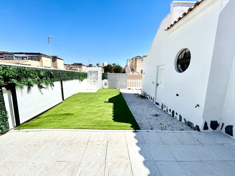 Town House for Sale in Punta Prima, Alicante 23