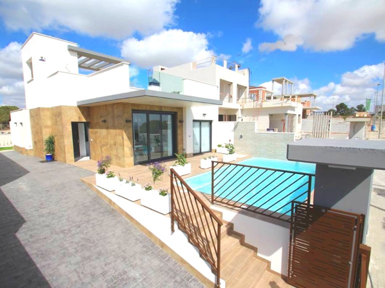 Villa for Sale in Dehesa De Campoamor, Alicante 2