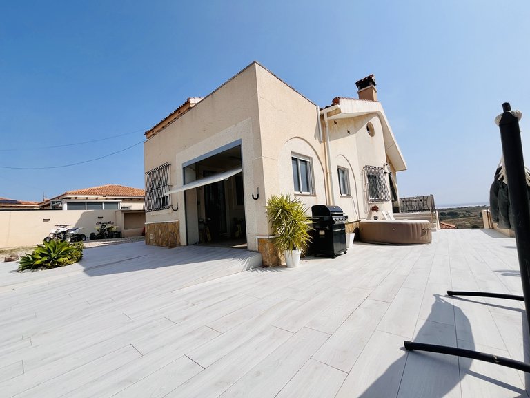 Villa for Sale in San Miguel De Salinas, Alicante 35