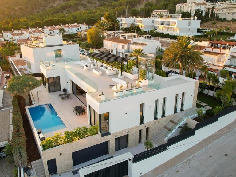 Villa for Sale in Alfaz Del Pi, Alicante 5