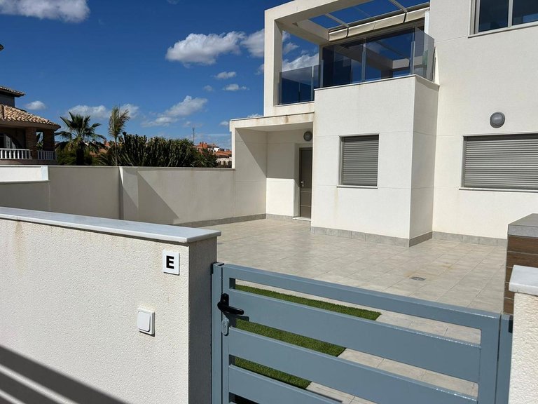 Apartment for Sale in La Zenia, Alicante 2