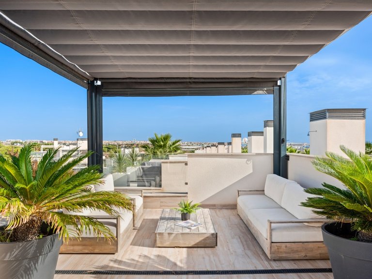 Villa for Sale in Cabo Roig, Alicante 6