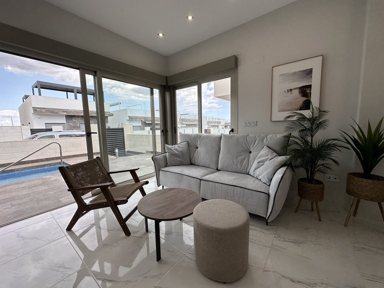 Villa for Sale in Villamartin, Alicante 4