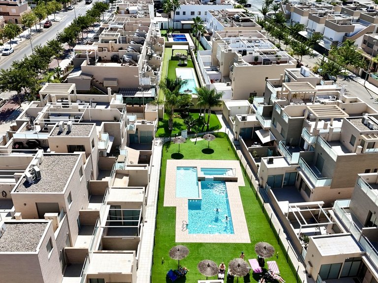 Villa for Sale in Pilar De La Horadada, Alicante 35