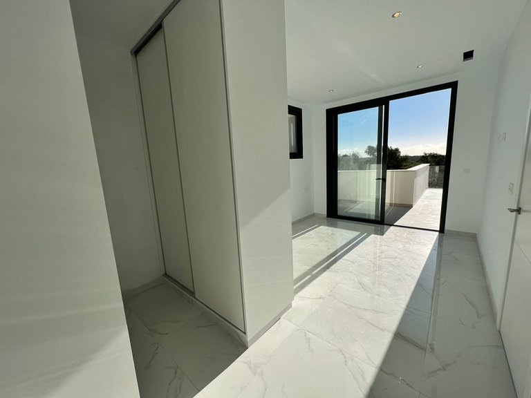 Villa for Sale in Las Colinas Golf Resort, Alicante 13