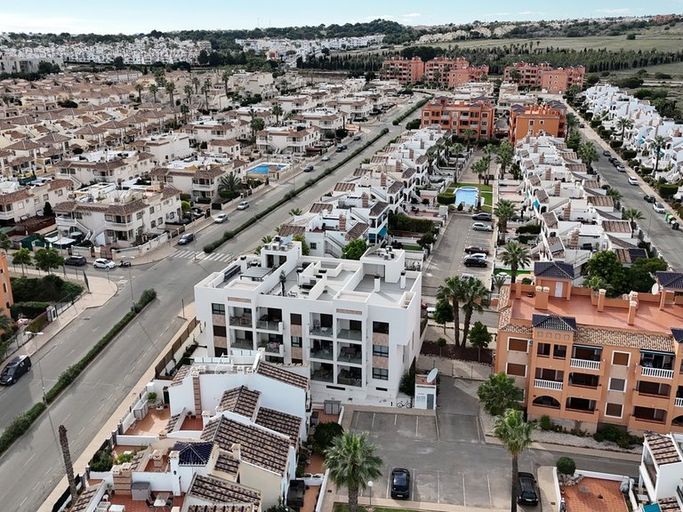Penthouse for Sale in Villamartin, Alicante 29