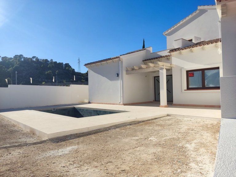 Villa for Sale in Finestrat, Alicante 2