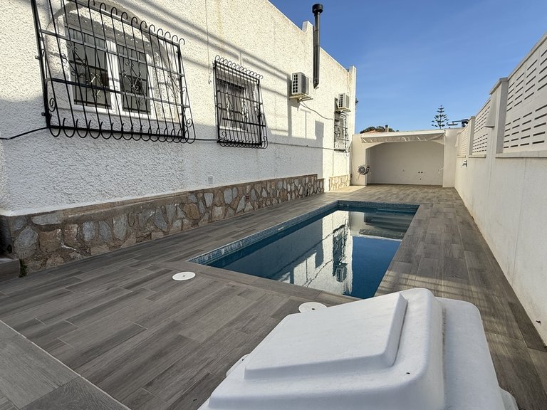 Villa for Sale in San Miguel, Alicante 4
