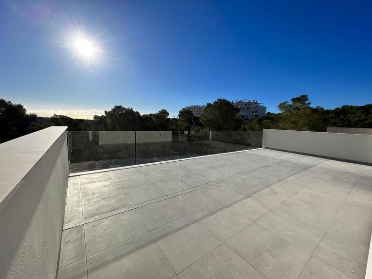 Villa for Sale in Las Colinas Golf Resort, Alicante 26