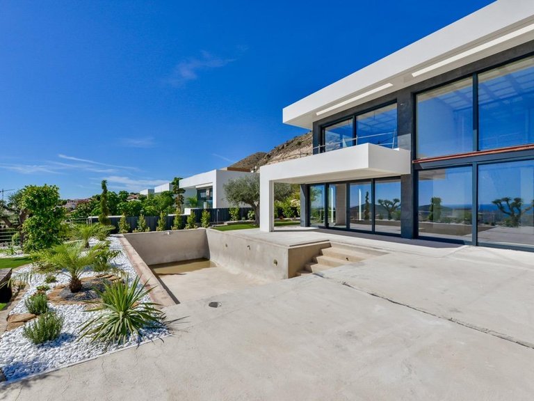 Villa for Sale in Finestrat, Alicante 4
