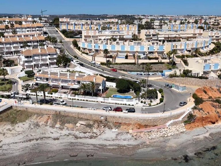 Villa for Sale in Dehesa De Campoamor, Alicante 3
