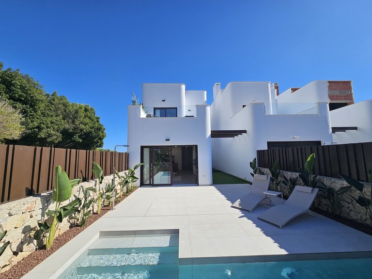 Villa for Sale in Dehesa De Campoamor, Alicante 3