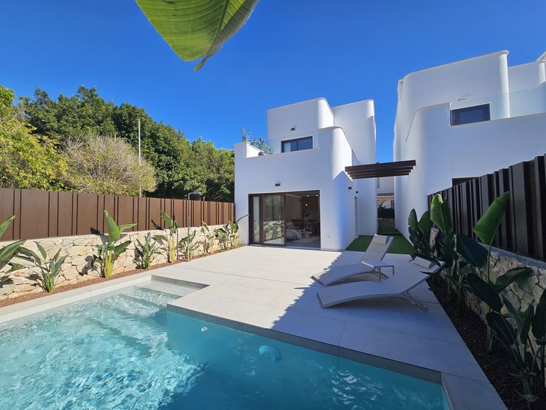 Villa for Sale in Dehesa De Campoamor, Alicante 2
