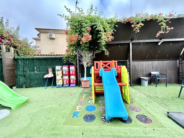 Commercial for Sale in Villamartin, Alicante 33