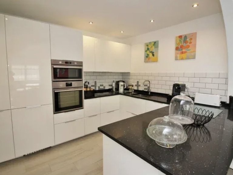 Villa for Sale in Villamartin, Alicante 5