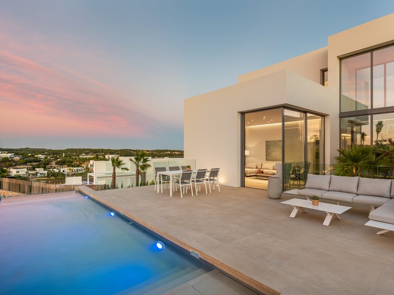 Villa for Sale in Las Colinas Golf Resort, Alicante 24