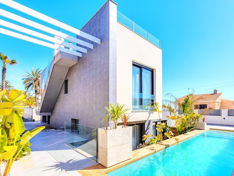 Villa for Sale in La Mata, Alicante 1