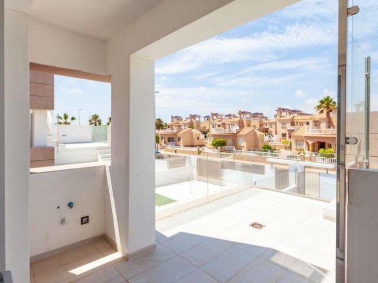 Villa for Sale in Guardamar Del Segura, Alicante 15