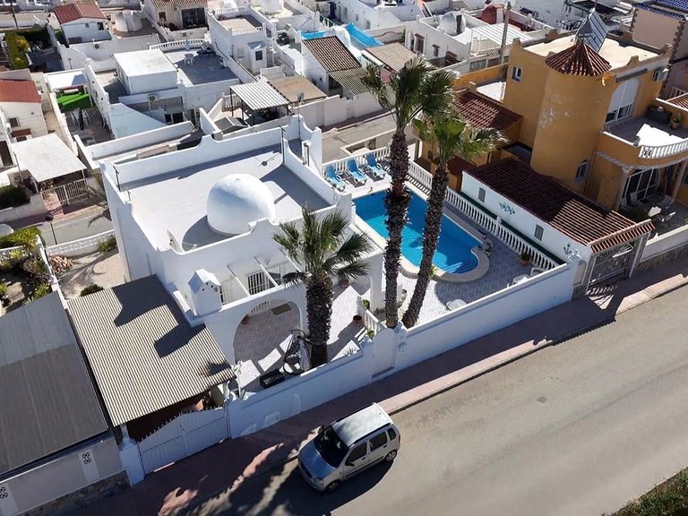 Villa for Sale in Las Filipinas, Alicante 1