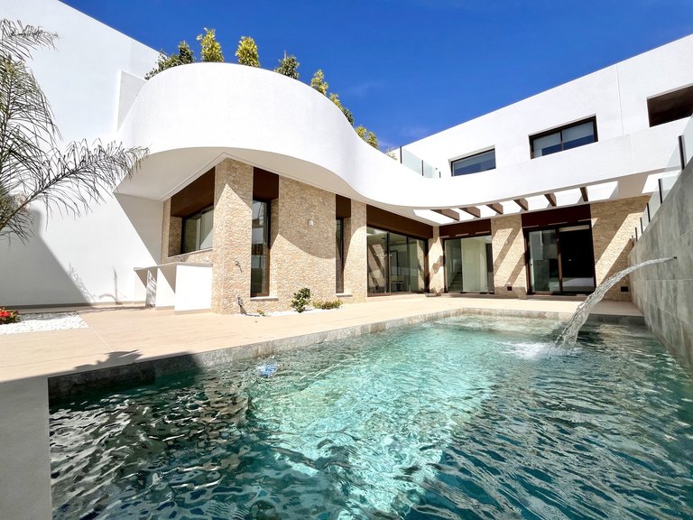 Villa for Sale in Rojales, Alicante 1