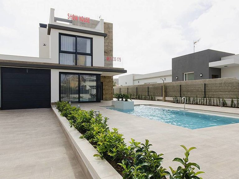 Villa for Sale in Orihuela Costa, Alicante 1