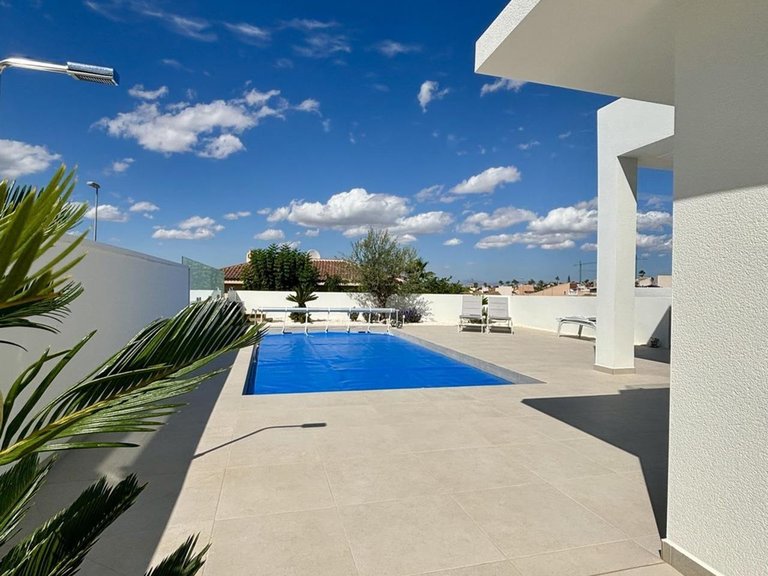 Villa for Sale in Benijofar, Alicante 3