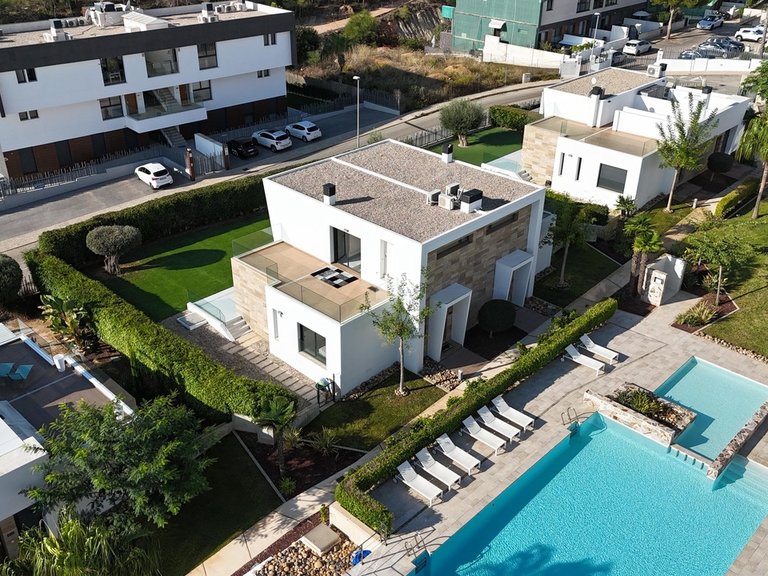 Villa for Sale in Villamartin, Alicante 1