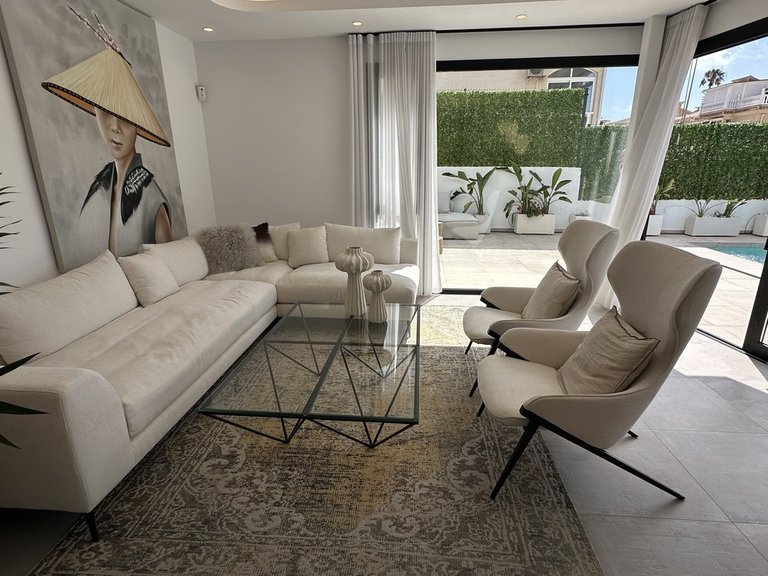 Villa for Sale in Los Altos, Alicante 3