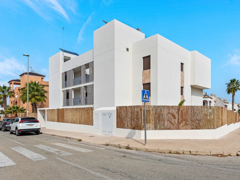 Penthouse for Sale in Villamartin, Alicante 5