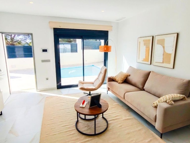 Villa for Sale in Pinar De Campoverde, Alicante 4